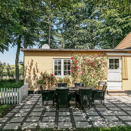 Risegard, Lejl B Åkirkeby